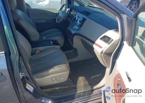 2014 Toyota Sienna Xle V6 8 Passenger from USA, damaged, VIN 5TDYK3DC3ES424795